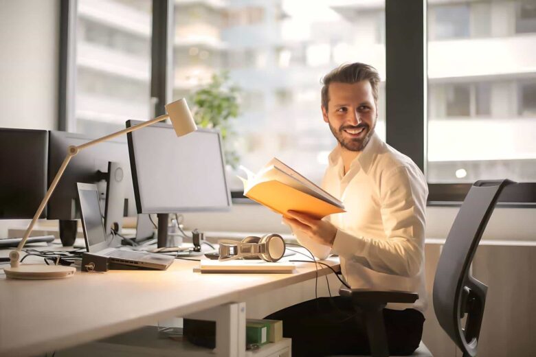 yellow shirted business in ballina computer repairs technician - gooroo technical services - (02) 6628 7779